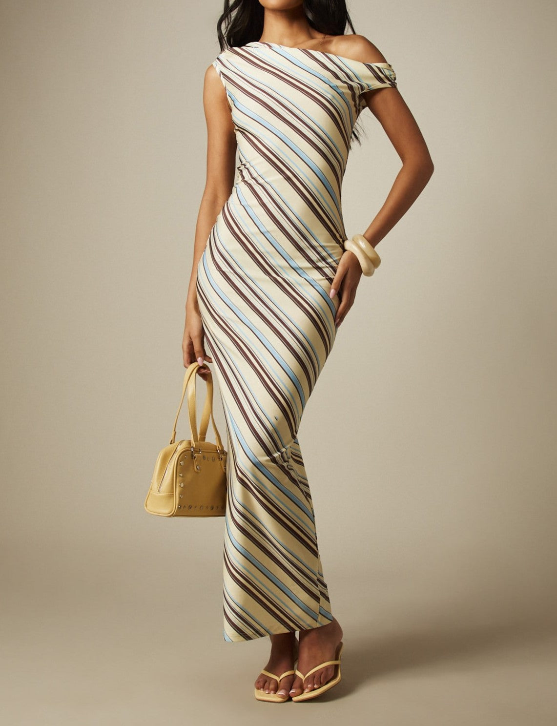 Diagonale Streifen-Satin Maxi-Bluse mit abgesetztem Schulterbereich